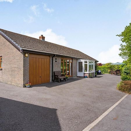 Yr Hen Ffald Llanedy Exterior photo